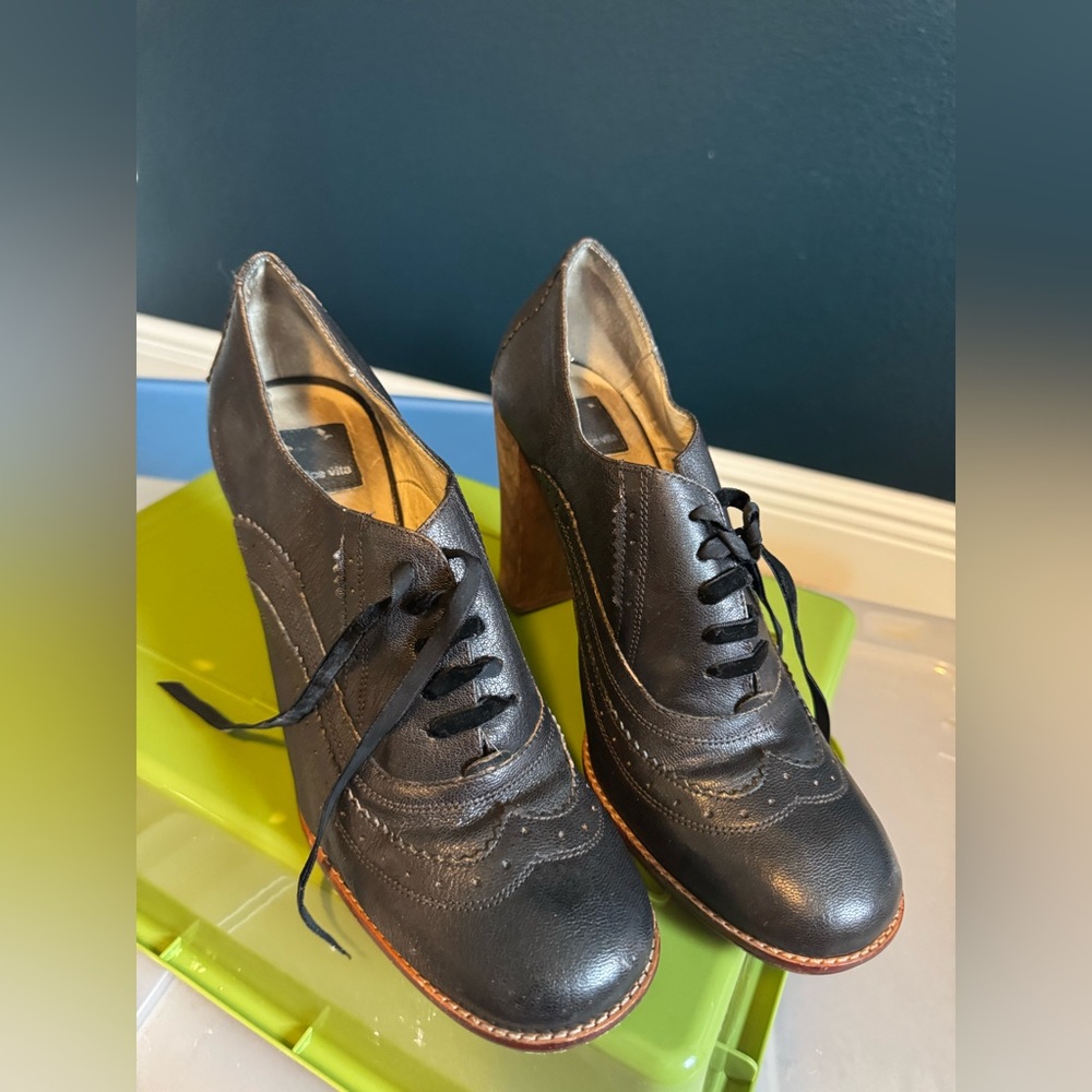 Elegant Black Leather Women's Shoes